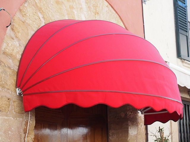 Commercial Retractable Awnings