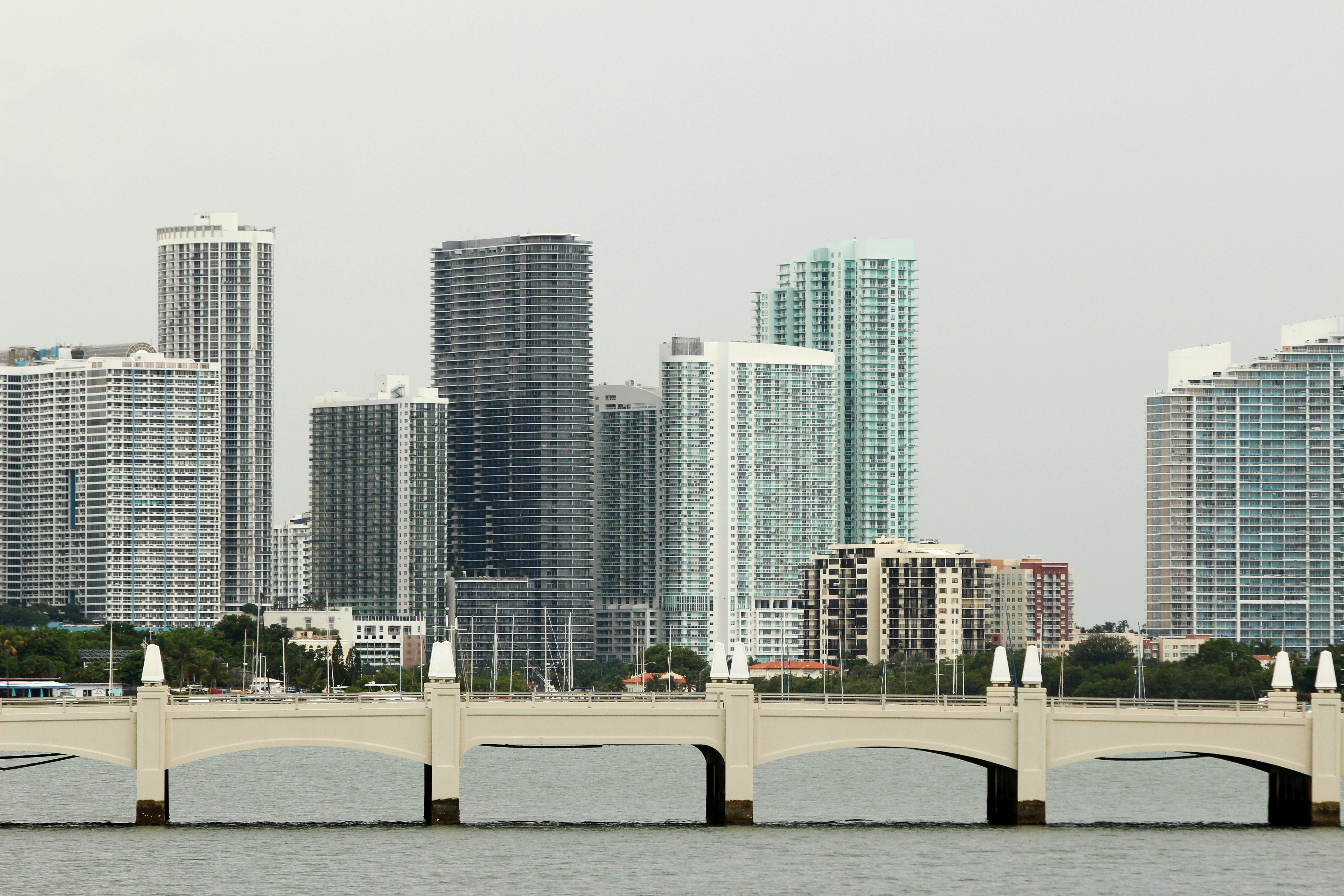 Retractable Awnings in Miami
